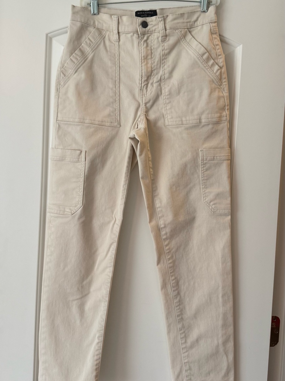 Banana Republic Straight-Leg Jeans in Cream